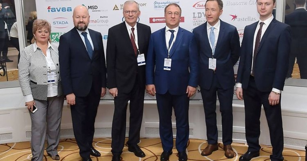 ворлдскиллс р фарм. р-фарм лого. р-фарм ростов. р фарм сотрудники. тарасов сеченовский университет.