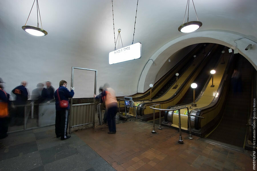 метро охотный ряд театральная площадь революции. театральная метро охотный ряд. эскалатор мосметро. метро площадь революции эскалатор. театральная площадь революции эскалатор.